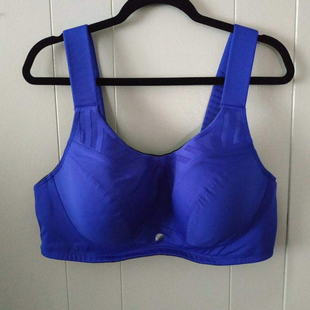 Livi Active by Cacique adjustable sports bra EUC